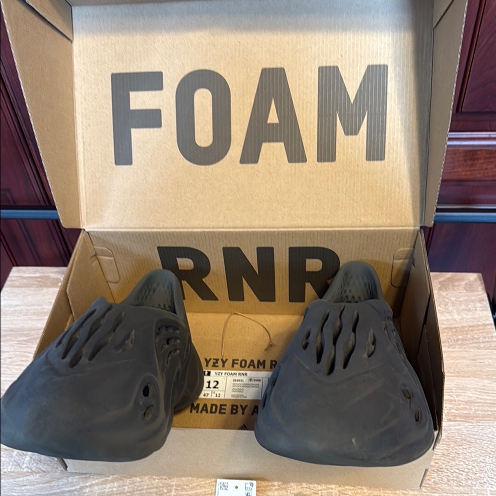 Black Foam Runners authentic